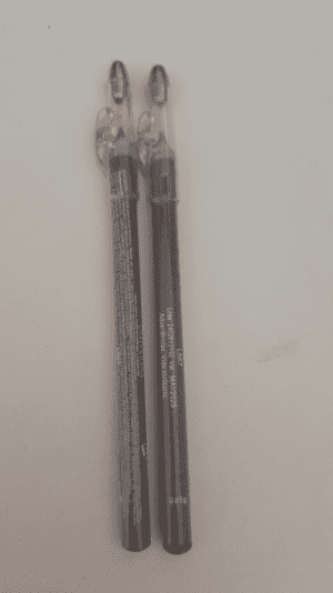 LAPIS DE SOBRANCELHAS COM APONTADOR